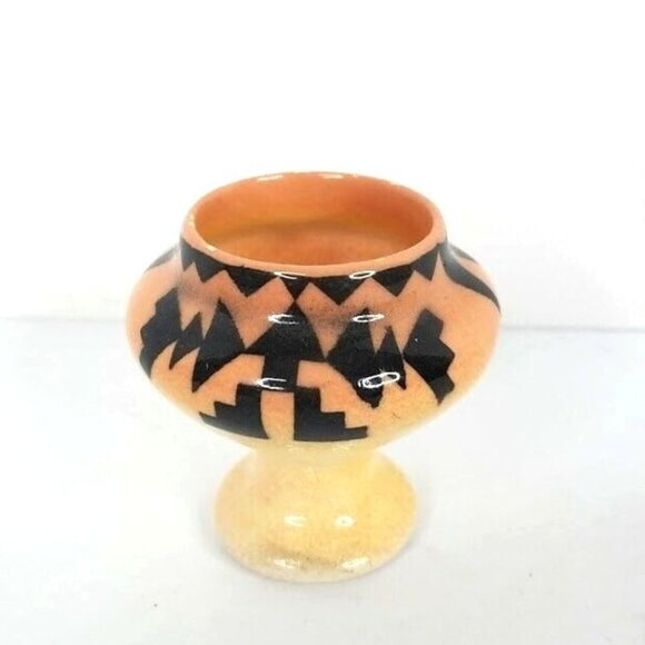 Navajo Miniature Pottery 2" Vase Vintage 87 Signed Yellowhair USA Tan Black - Picture 1 of 9